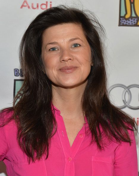 Daphne Zuniga Net Worth 2024