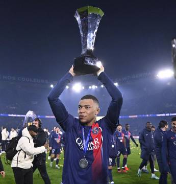 Kylian Mbappé Age, Height, Net Worth, Family & Bio 2024